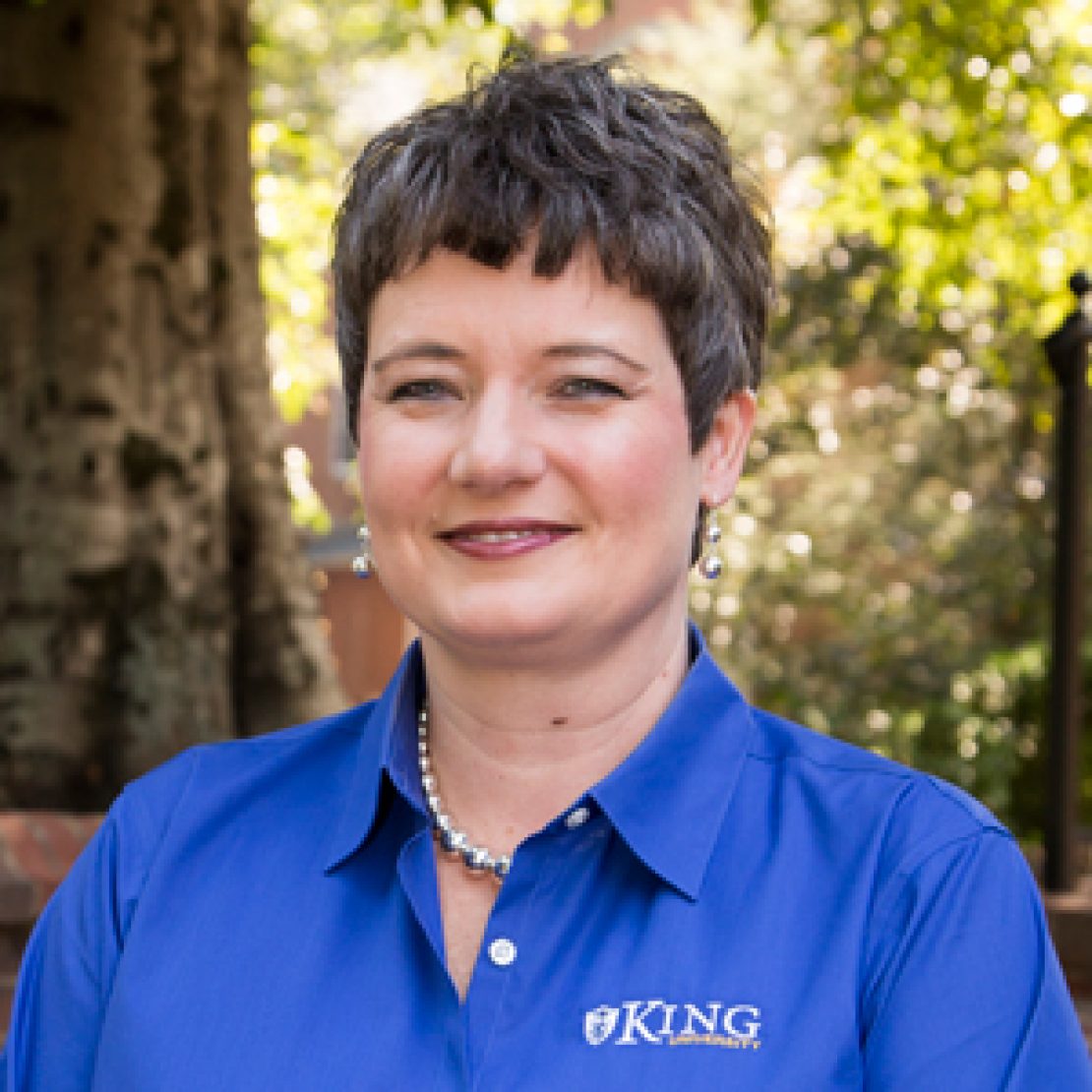 Melissa Tolbert, a Financial Aid Customer Service